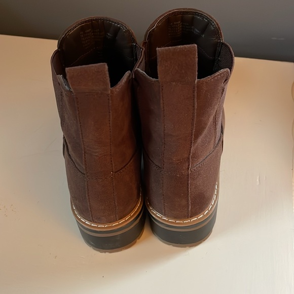 Kensie 9M Chelsea Boots - Picture 5 of 6